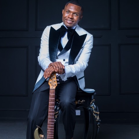 Obert Chari & Hakireni Stars