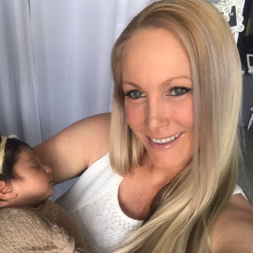 The Famous Mommy - PLAYBOARD