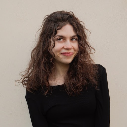 알리시아 스테파니스 (Alicia Stefanis)