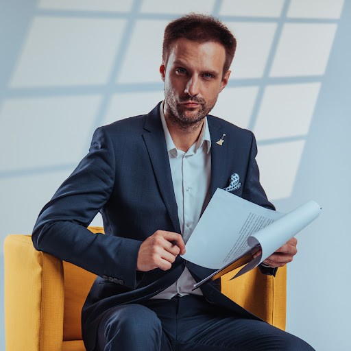 Jakub Pawłowski - Dziennikarz | "Proste Pytania" Jakub Pawłowski - Dziennikarz | "Proste Pytania"